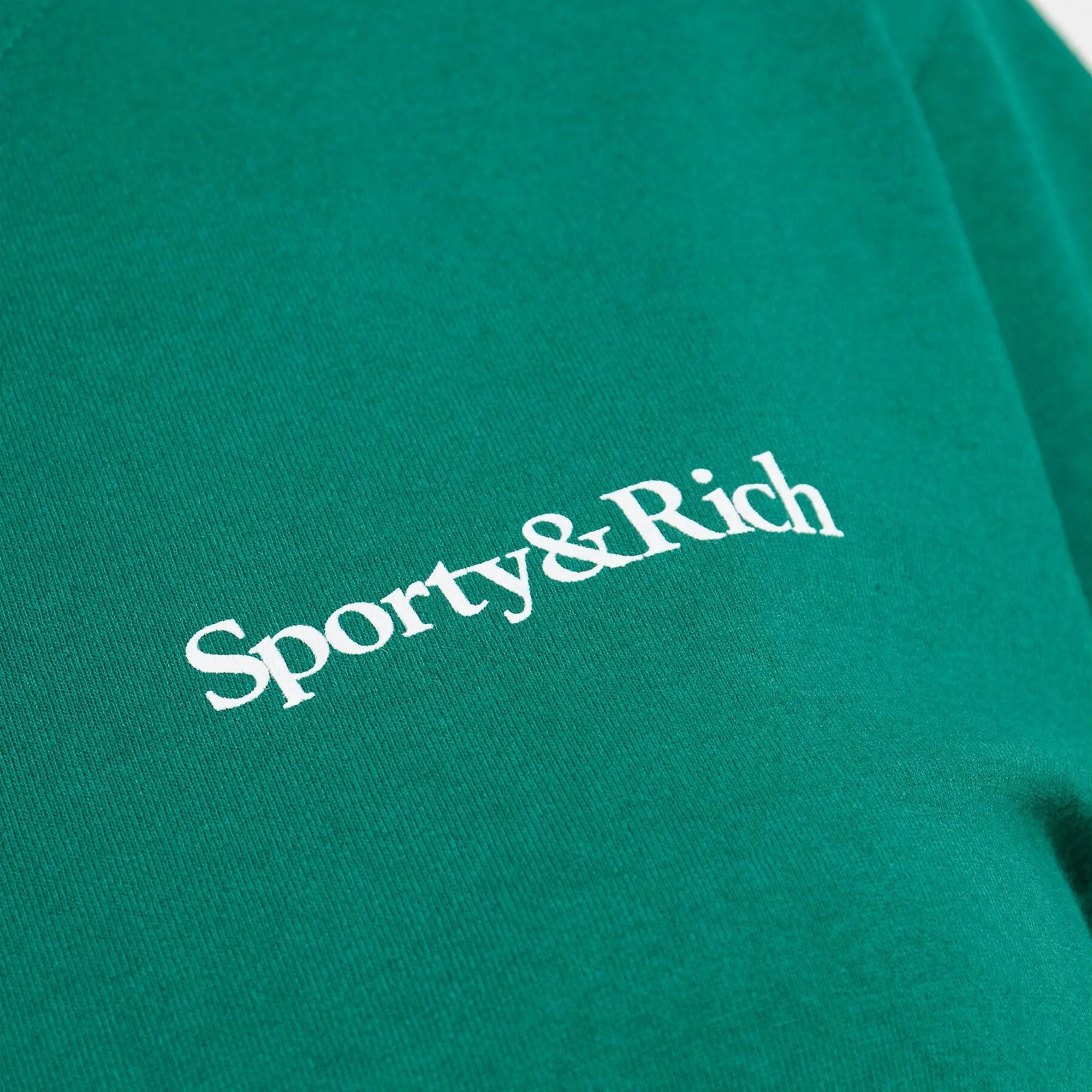 SPORTY & RICH | WMN'S HEALTH IS WEALTH T-SHIRT { GREEN